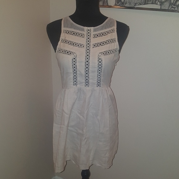 Urban Outfitters Dresses & Skirts - Urban Outfitters Kamichi Blue cream linen dress.